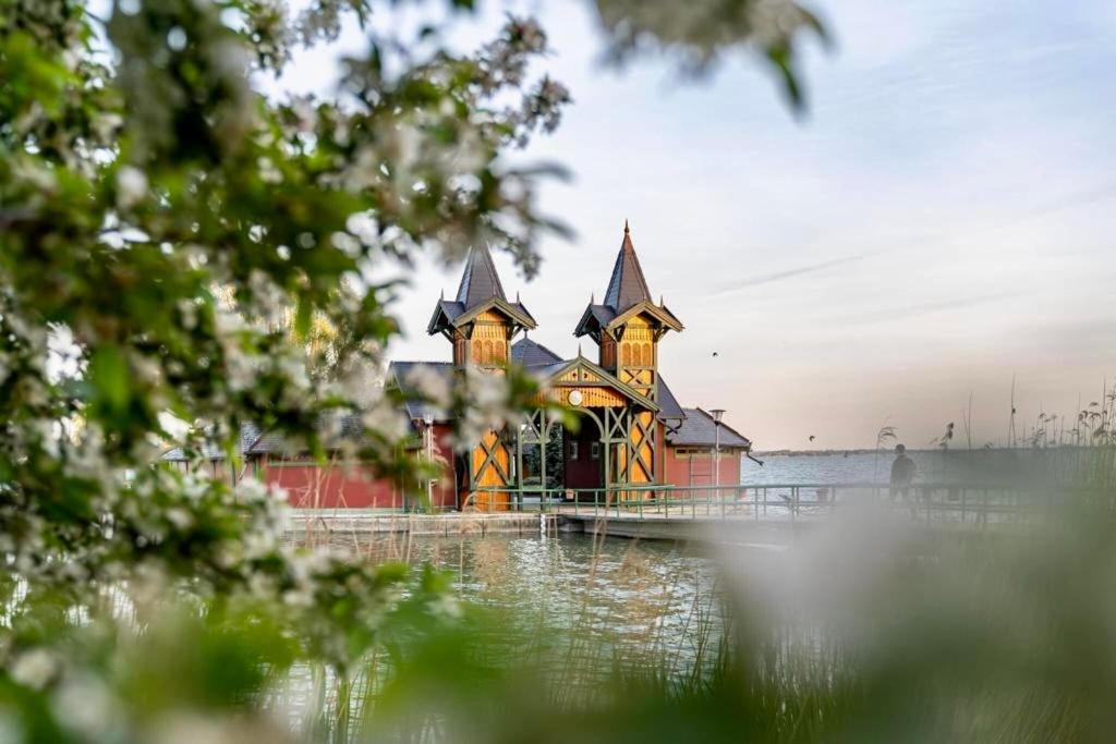 Petertuende Vendeghaz Villa Kestel Dış mekan fotoğraf